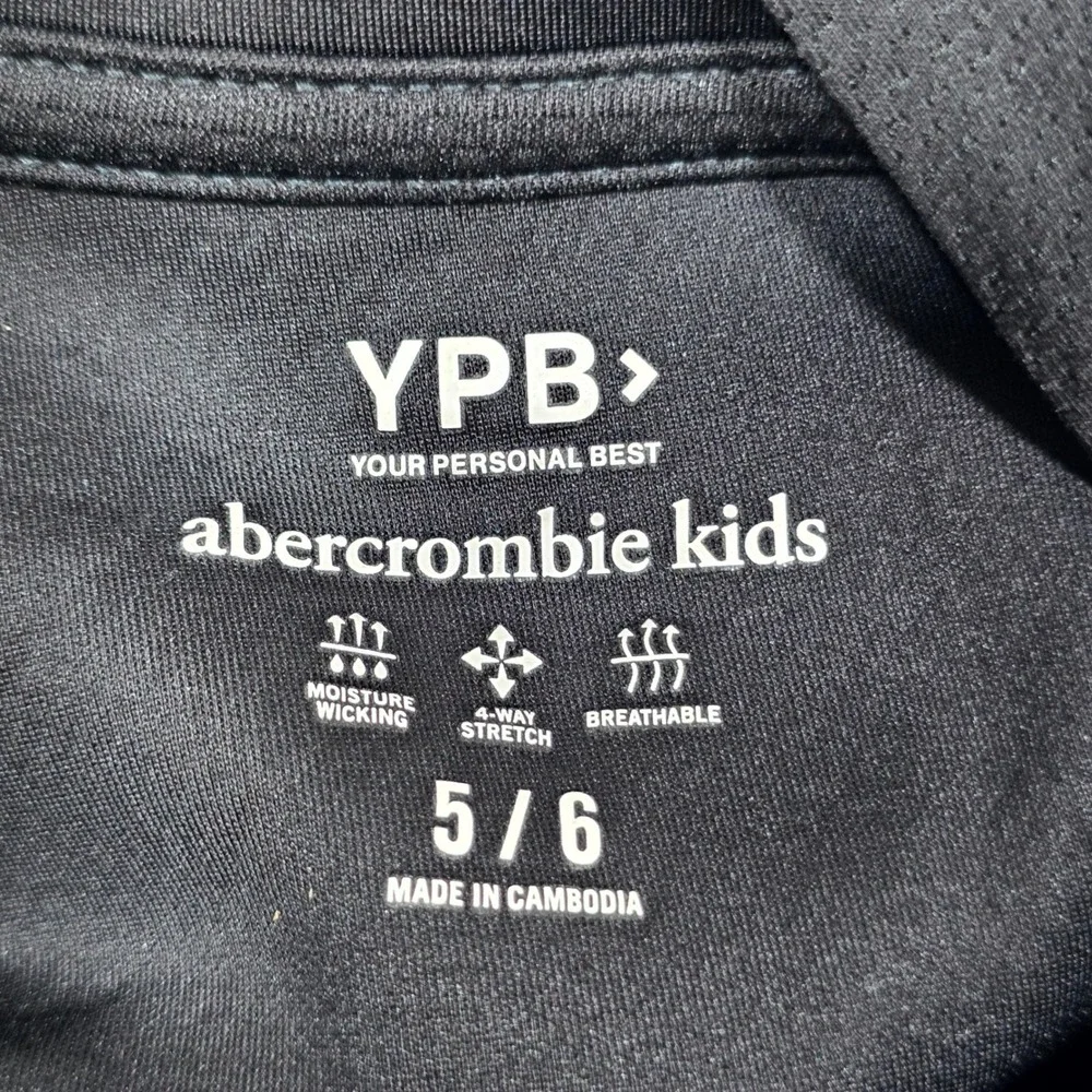 Abercrombie Kids Hoodie Boys 5/6 Black YPB Performance Active Graphic Sweatshirt